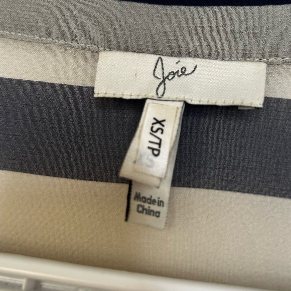 Joie Aceline Silk Blouse Striped Blue Off White V-Neck Smocked Shoulder Flowy XS - Picture 13 of 14